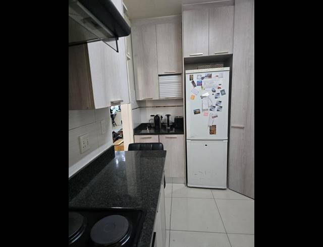 2 BEDROOM APARTMENT FOR SALE IN HOUGHTON